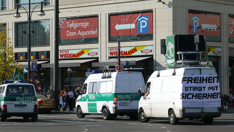 Bild:Demo freiheit statt angst berlin 11.10.08 str 025.jpg