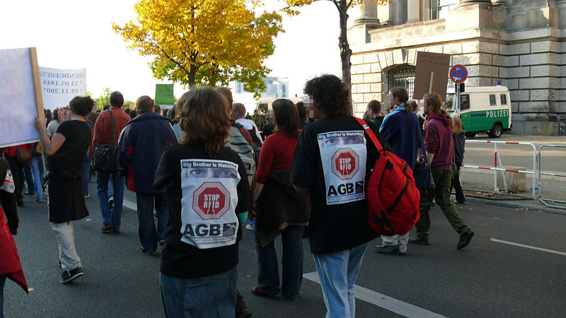 Datei:Demo freiheit statt angst berlin 11.10.08 str 180.jpg