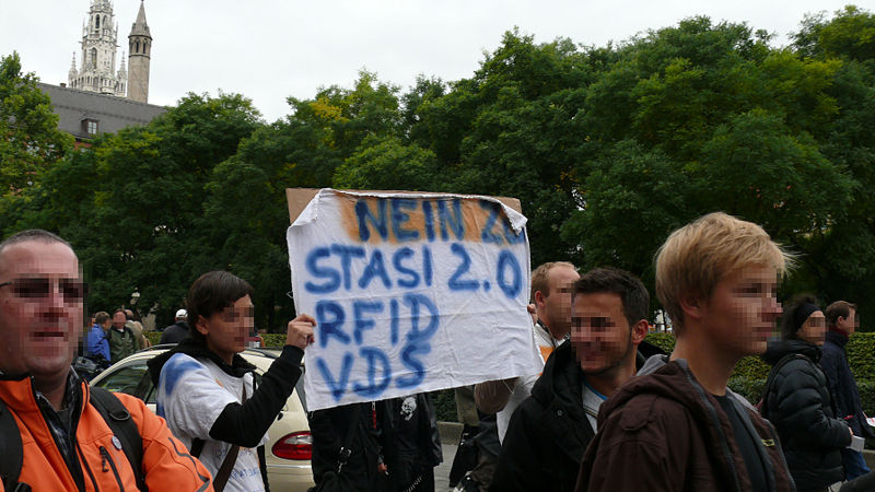 Bild:Demo freiheit weiss-blau 20.09.08 str 35.jpg