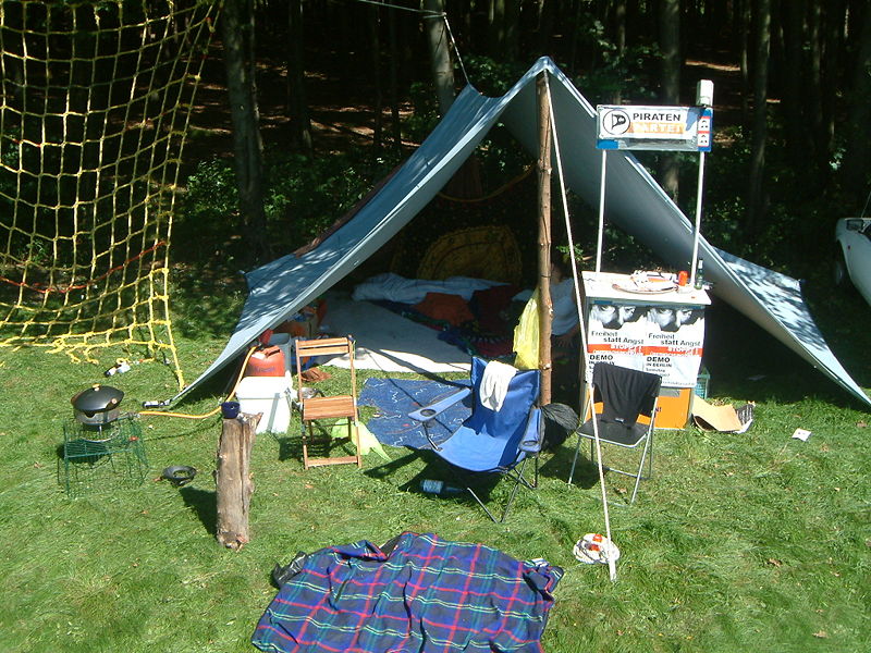 Bild:Freiraum Festival Zelt bei Tag.JPG