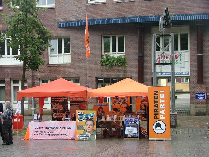 Bild:Piratenpartei-Hamburg-Stand.JPG