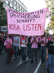Rosa Block auf der Demonstration Freiheit statt Angst