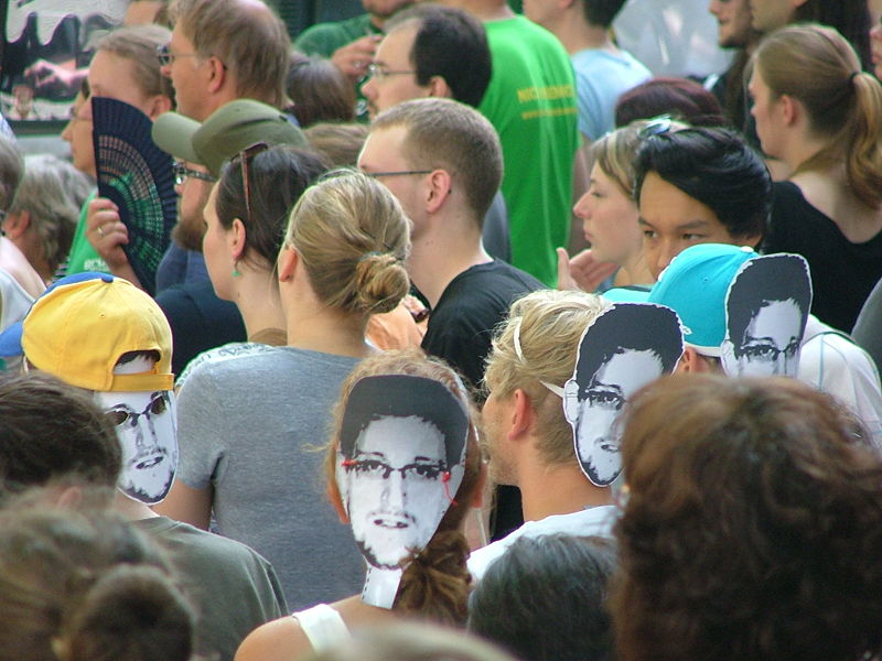 Datei:Snowden-Protest-Hamburg.JPG